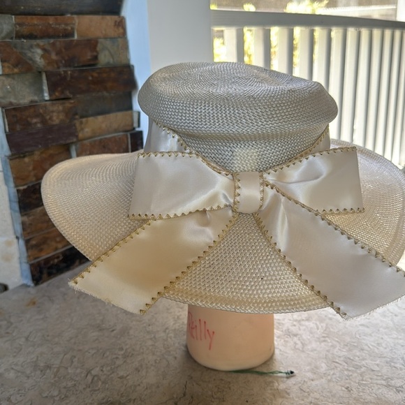Street Smart by Betmar Vintage Elegant Cream Wide-Brim Hat - Picture 3 of 8